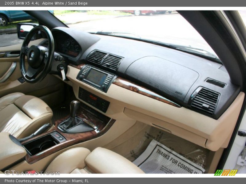Alpine White / Sand Beige 2005 BMW X5 4.4i