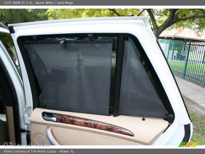 Alpine White / Sand Beige 2005 BMW X5 4.4i