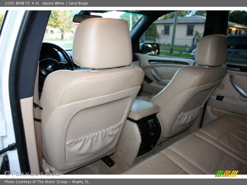 Alpine White / Sand Beige 2005 BMW X5 4.4i