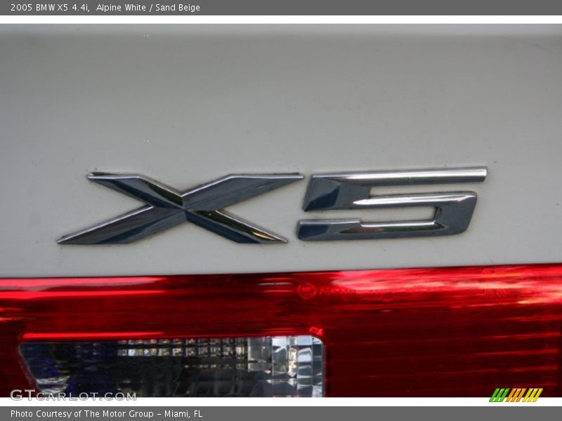 Alpine White / Sand Beige 2005 BMW X5 4.4i