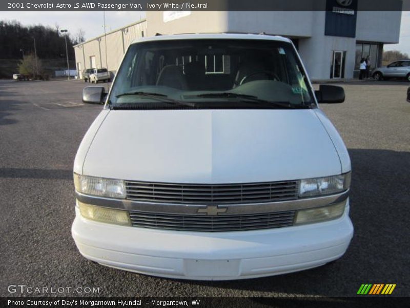 Ivory White / Neutral 2001 Chevrolet Astro LS AWD Passenger Van