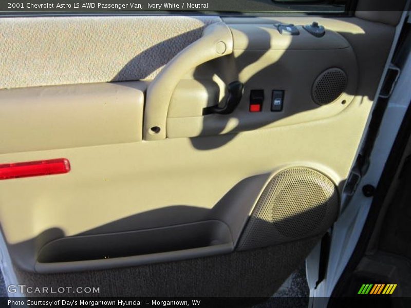 Ivory White / Neutral 2001 Chevrolet Astro LS AWD Passenger Van
