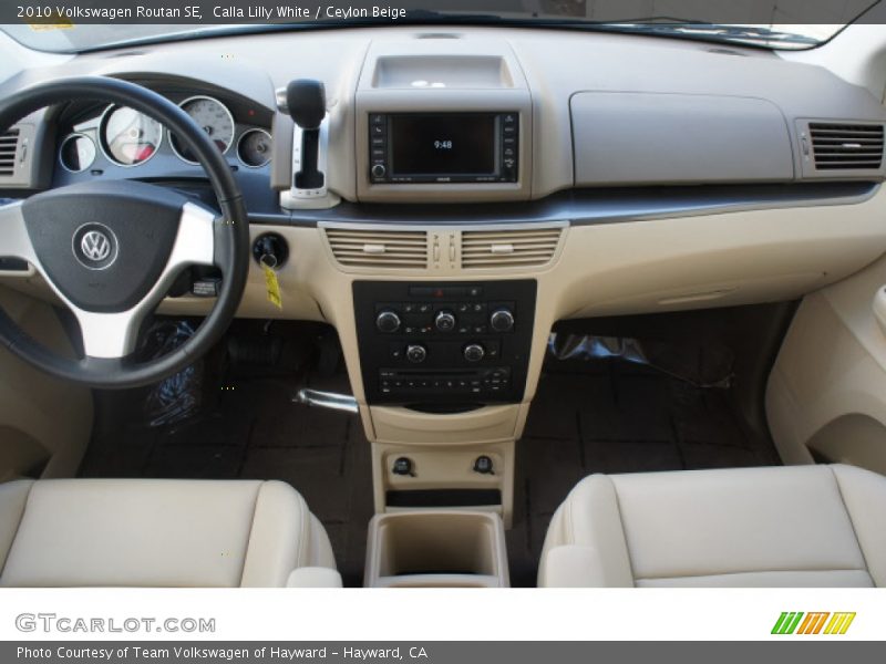 Calla Lilly White / Ceylon Beige 2010 Volkswagen Routan SE