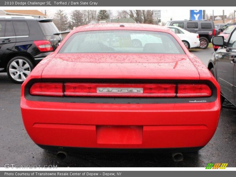 TorRed / Dark Slate Gray 2010 Dodge Challenger SE
