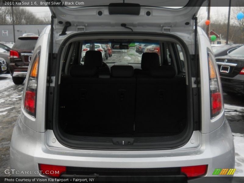 Bright Silver / Black Cloth 2010 Kia Soul 1.6