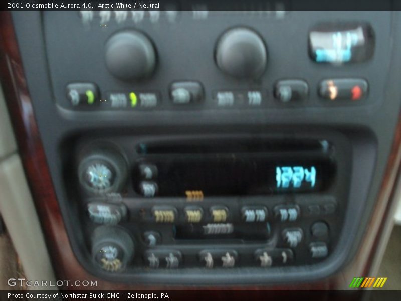 Arctic White / Neutral 2001 Oldsmobile Aurora 4.0