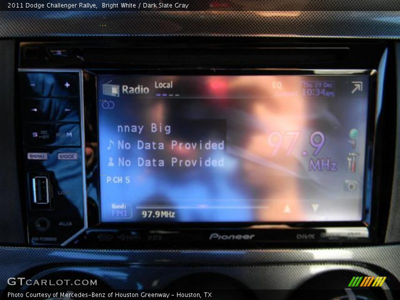 Bright White / Dark Slate Gray 2011 Dodge Challenger Rallye