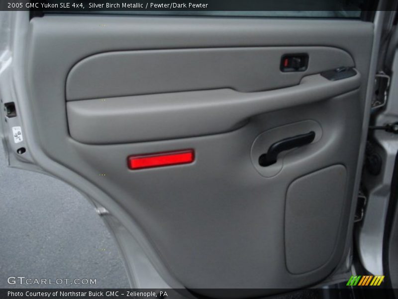 Silver Birch Metallic / Pewter/Dark Pewter 2005 GMC Yukon SLE 4x4