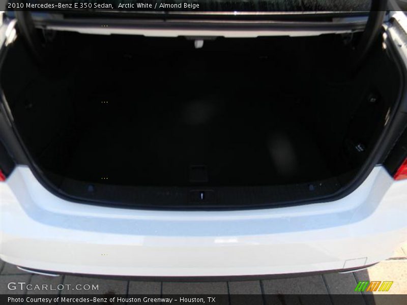Arctic White / Almond Beige 2010 Mercedes-Benz E 350 Sedan