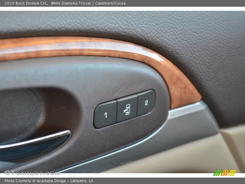 White Diamond Tricoat / Cashmere/Cocoa 2010 Buick Enclave CXL