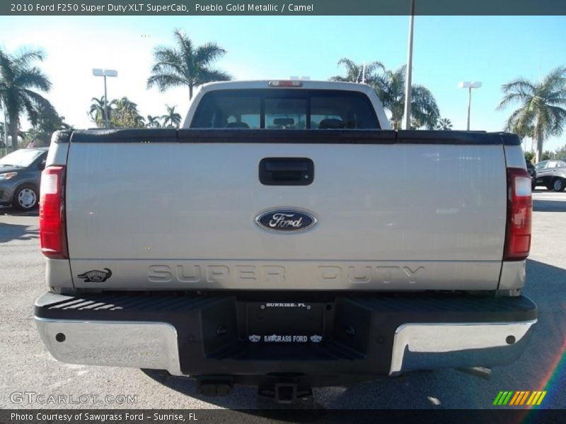 Pueblo Gold Metallic / Camel 2010 Ford F250 Super Duty XLT SuperCab