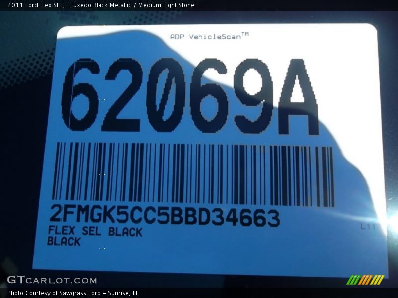Tuxedo Black Metallic / Medium Light Stone 2011 Ford Flex SEL