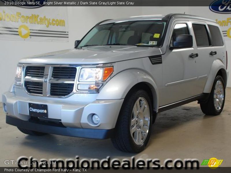 Bright Silver Metallic / Dark Slate Gray/Light Slate Gray 2010 Dodge Nitro SE