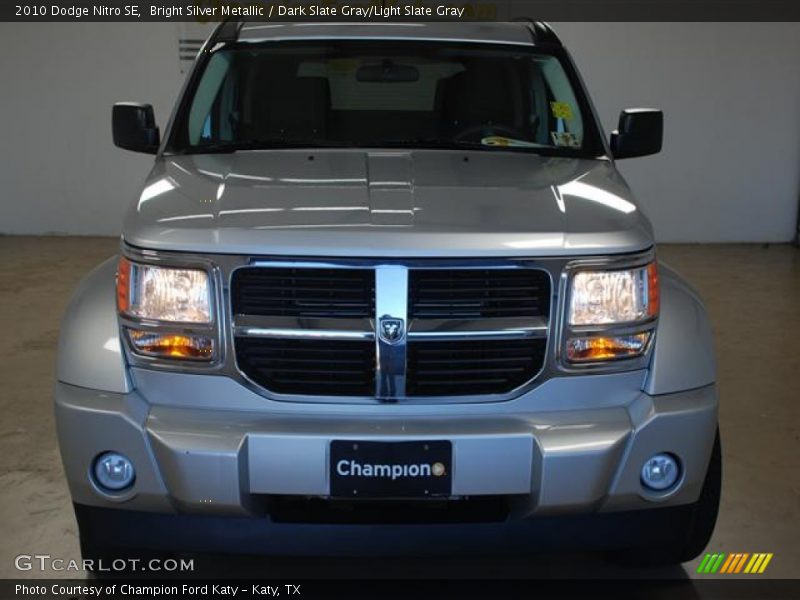 Bright Silver Metallic / Dark Slate Gray/Light Slate Gray 2010 Dodge Nitro SE