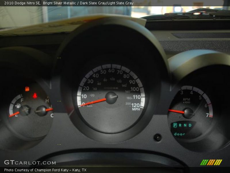 Bright Silver Metallic / Dark Slate Gray/Light Slate Gray 2010 Dodge Nitro SE