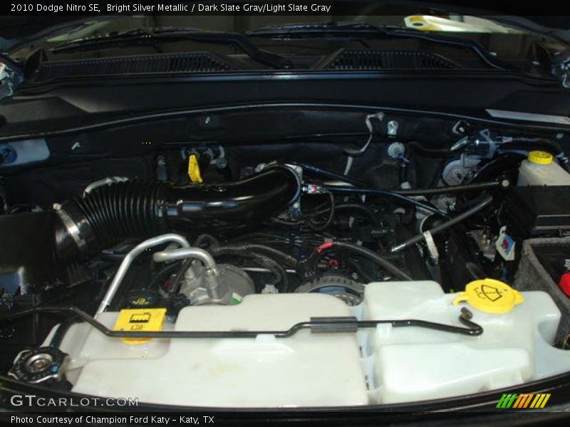 Bright Silver Metallic / Dark Slate Gray/Light Slate Gray 2010 Dodge Nitro SE