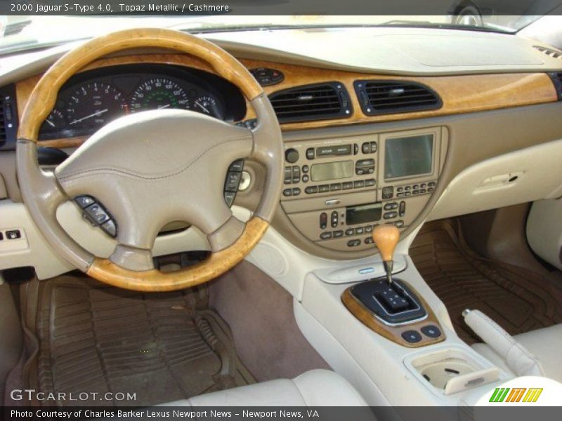 Dashboard of 2000 S-Type 4.0