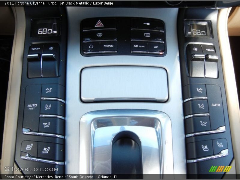 Controls of 2011 Cayenne Turbo