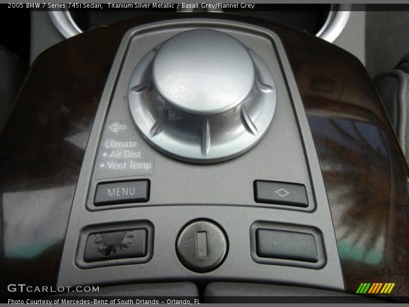 Controls of 2005 7 Series 745i Sedan
