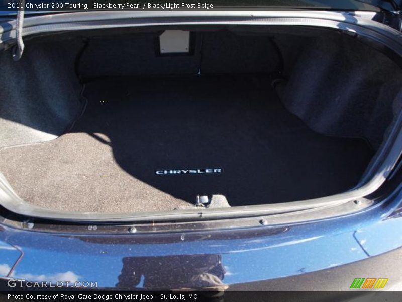 Blackberry Pearl / Black/Light Frost Beige 2011 Chrysler 200 Touring