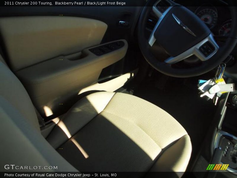 Blackberry Pearl / Black/Light Frost Beige 2011 Chrysler 200 Touring