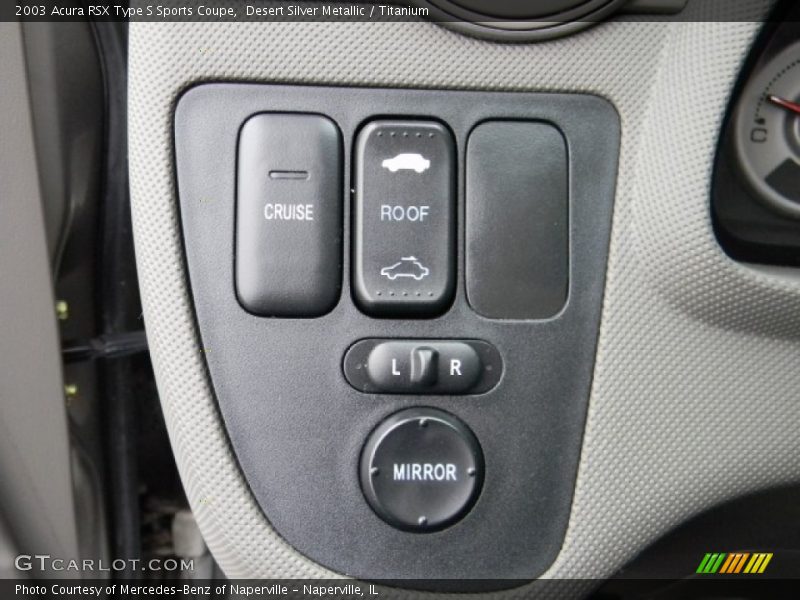 Controls of 2003 RSX Type S Sports Coupe