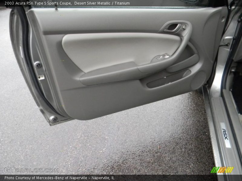 Door Panel of 2003 RSX Type S Sports Coupe