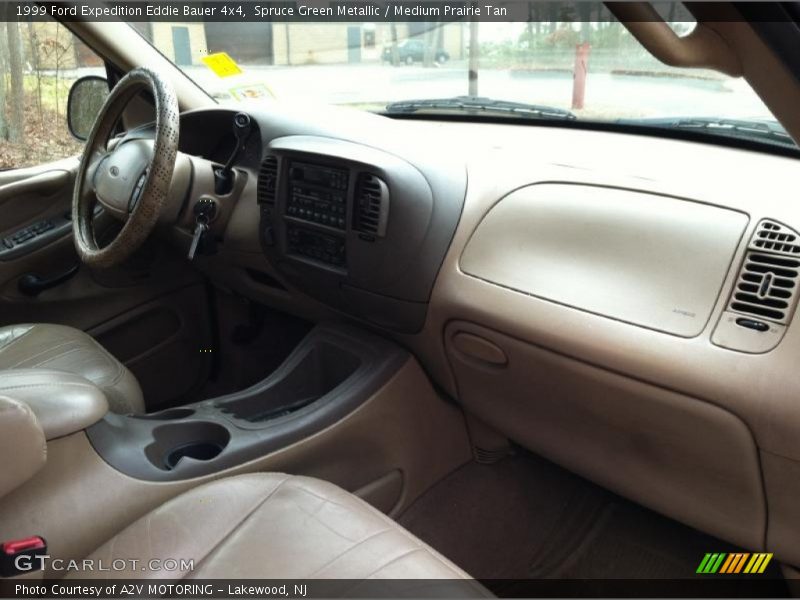 Dashboard of 1999 Expedition Eddie Bauer 4x4