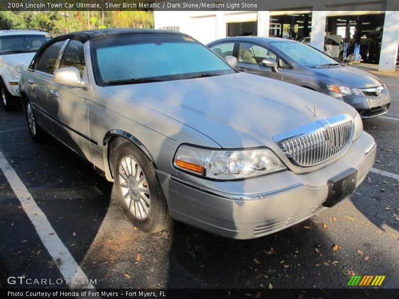 Silver Birch Metallic / Dark Stone/Medium Light Stone 2004 Lincoln Town Car Ultimate