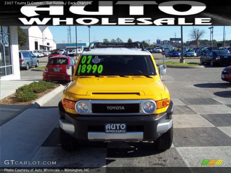 Sun Fusion / Dark Charcoal 2007 Toyota FJ Cruiser