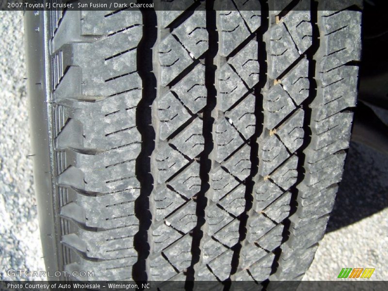 Sun Fusion / Dark Charcoal 2007 Toyota FJ Cruiser