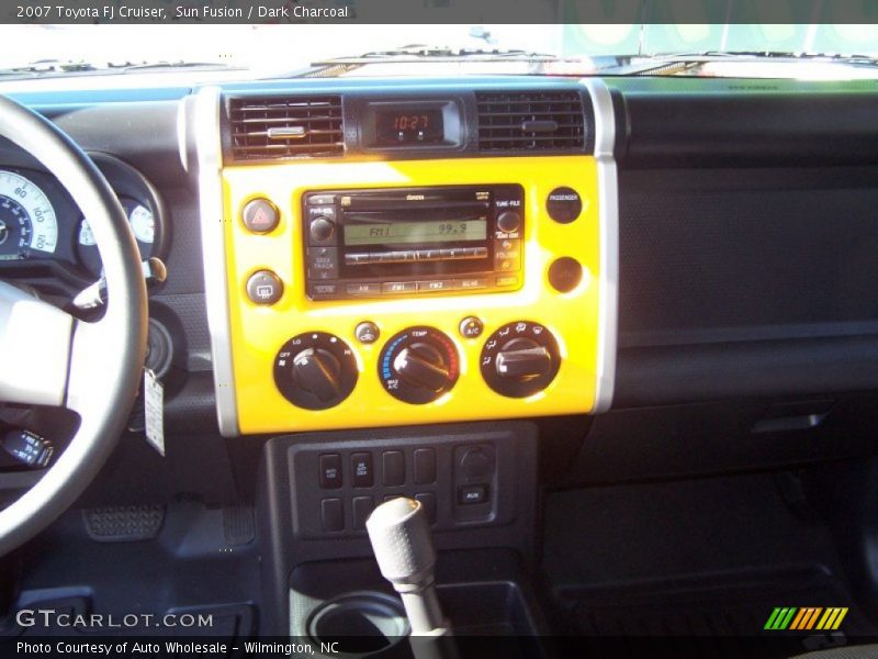 Sun Fusion / Dark Charcoal 2007 Toyota FJ Cruiser