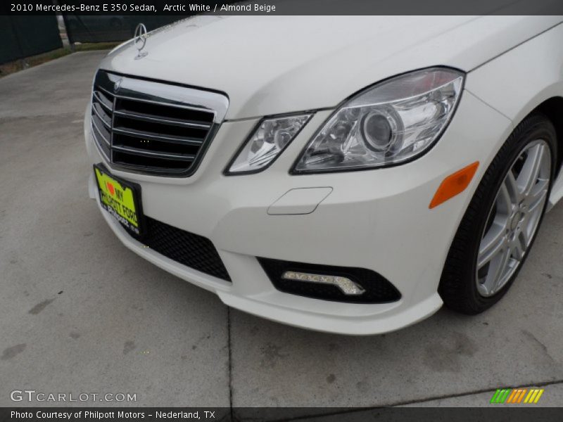 Arctic White / Almond Beige 2010 Mercedes-Benz E 350 Sedan