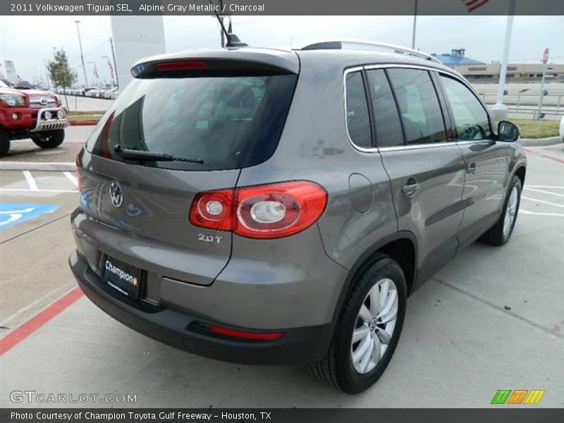 Alpine Gray Metallic / Charcoal 2011 Volkswagen Tiguan SEL