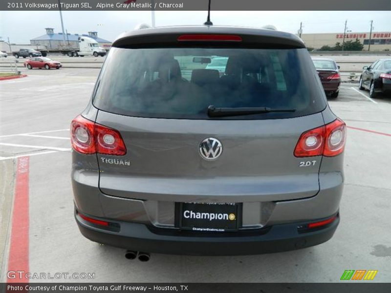 Alpine Gray Metallic / Charcoal 2011 Volkswagen Tiguan SEL