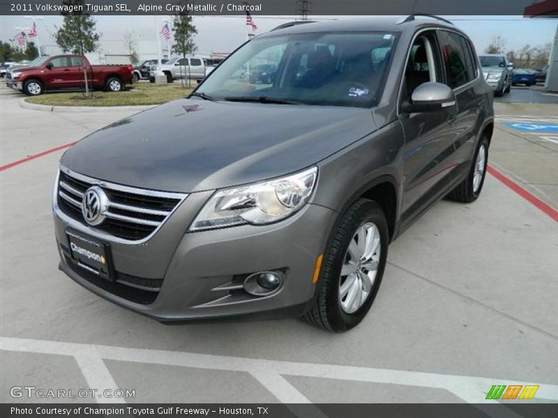 Alpine Gray Metallic / Charcoal 2011 Volkswagen Tiguan SEL