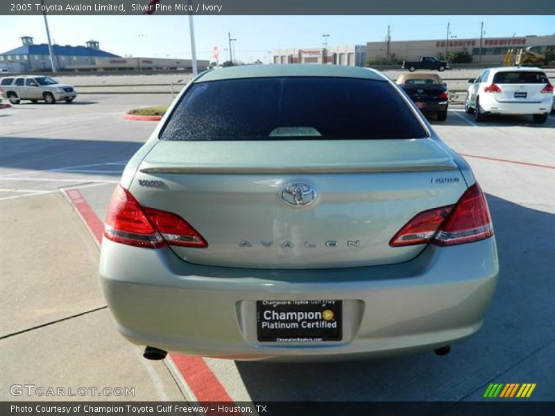 Silver Pine Mica / Ivory 2005 Toyota Avalon Limited