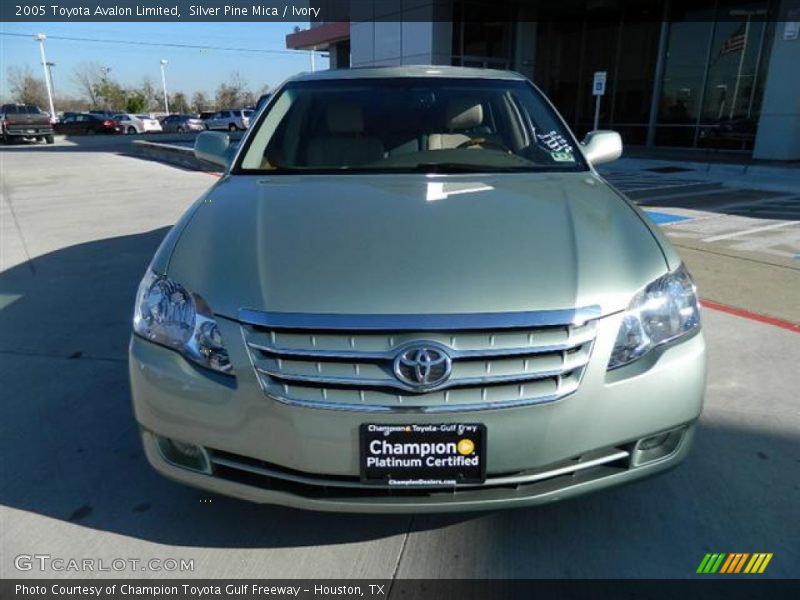Silver Pine Mica / Ivory 2005 Toyota Avalon Limited