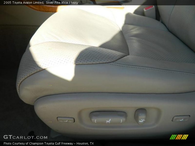 Silver Pine Mica / Ivory 2005 Toyota Avalon Limited