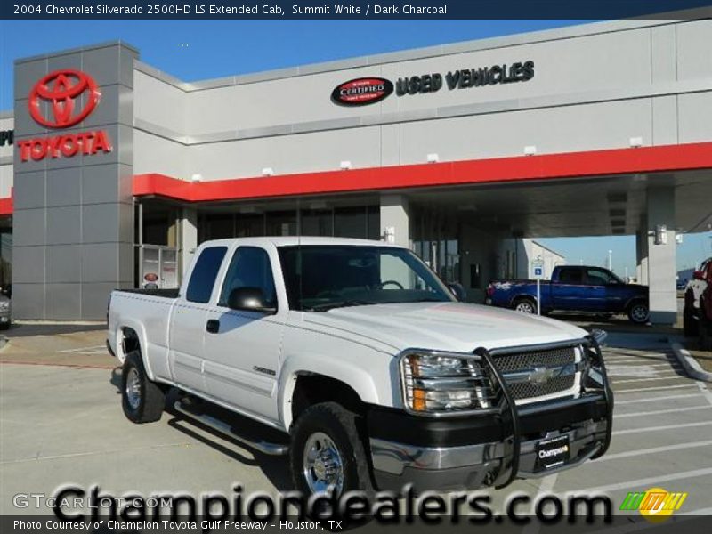 Summit White / Dark Charcoal 2004 Chevrolet Silverado 2500HD LS Extended Cab