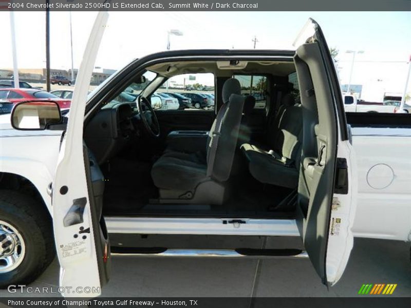 Summit White / Dark Charcoal 2004 Chevrolet Silverado 2500HD LS Extended Cab