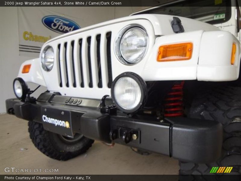 Stone White / Camel/Dark Green 2000 Jeep Wrangler Sahara 4x4