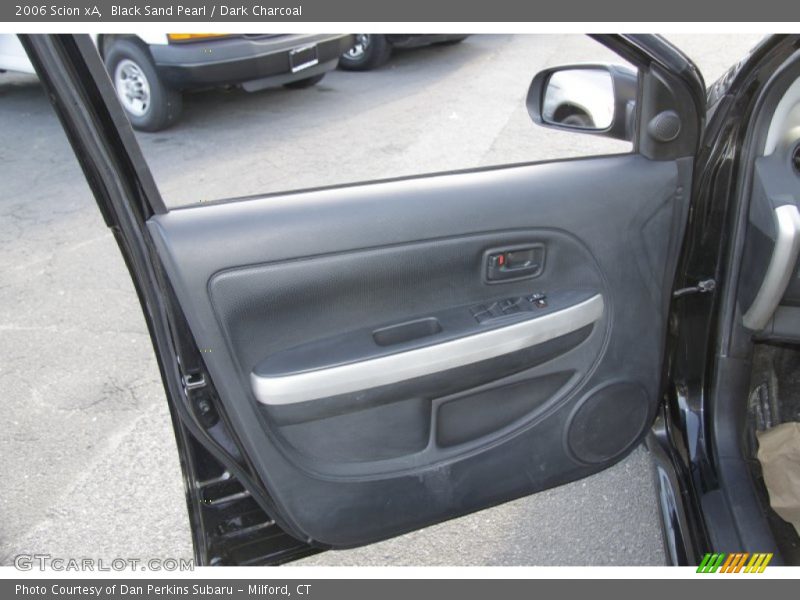 Door Panel of 2006 xA 