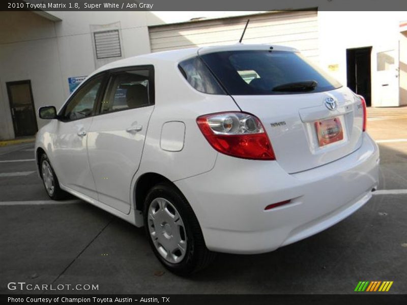 Super White / Ash Gray 2010 Toyota Matrix 1.8
