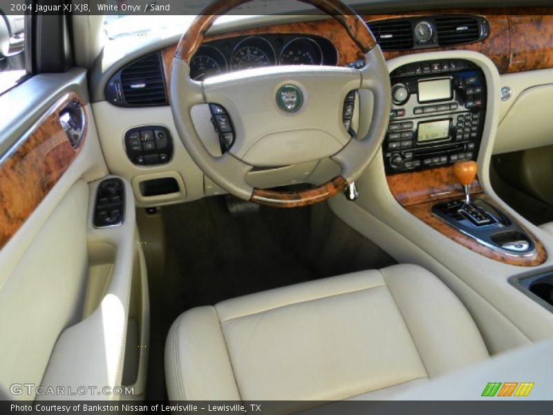 White Onyx / Sand 2004 Jaguar XJ XJ8