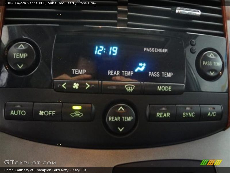 Salsa Red Pearl / Stone Gray 2004 Toyota Sienna XLE