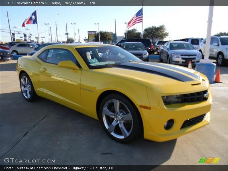 Front 3/4 View of 2012 Camaro SS Coupe
