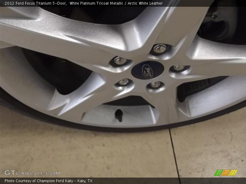 White Platinum Tricoat Metallic / Arctic White Leather 2012 Ford Focus Titanium 5-Door
