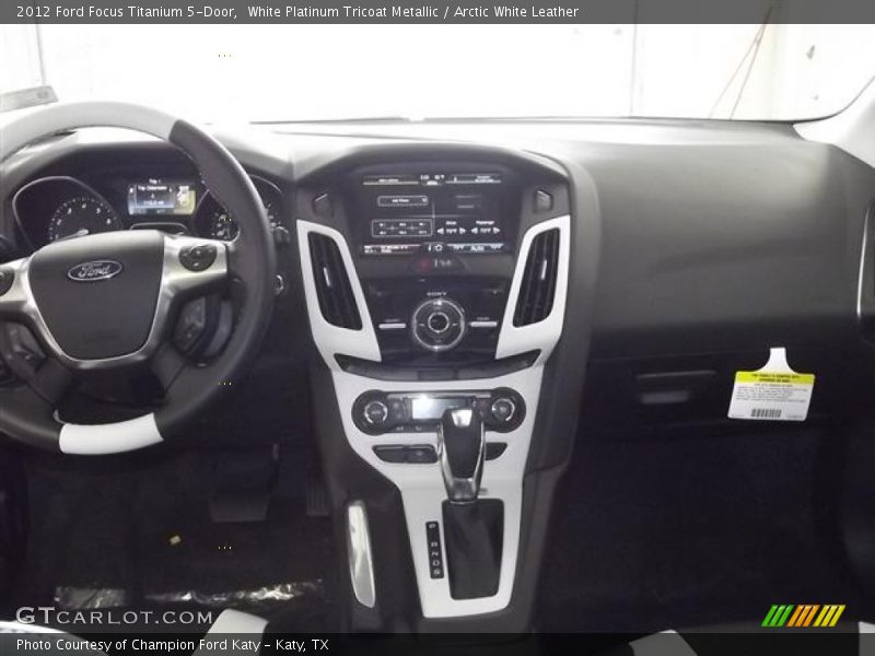 White Platinum Tricoat Metallic / Arctic White Leather 2012 Ford Focus Titanium 5-Door