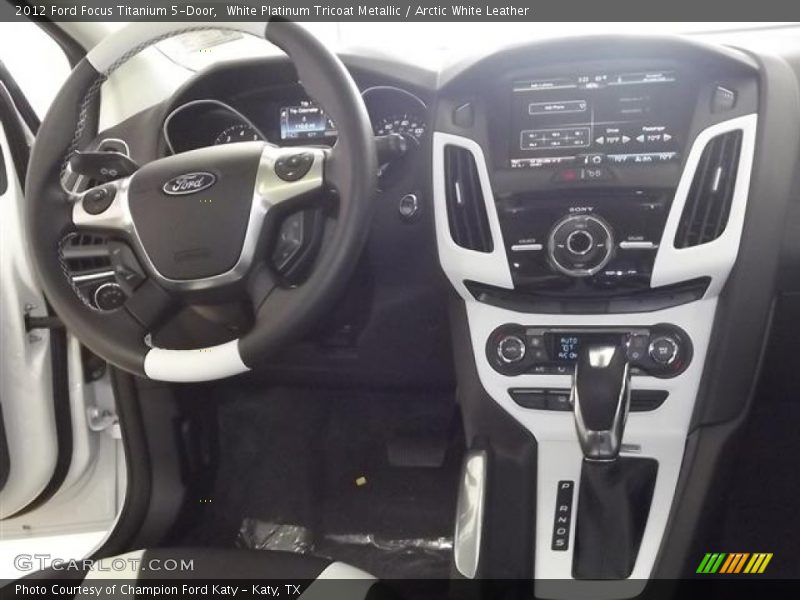 White Platinum Tricoat Metallic / Arctic White Leather 2012 Ford Focus Titanium 5-Door